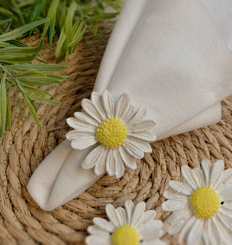 Porta Guardanapo de margaridas com aro de madeira