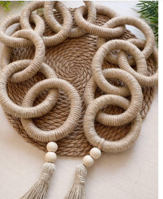 Colar de mesa com argolas e pendente 150 cm