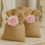 Saquinhos de juta natural com rosa  10 x 15 cm