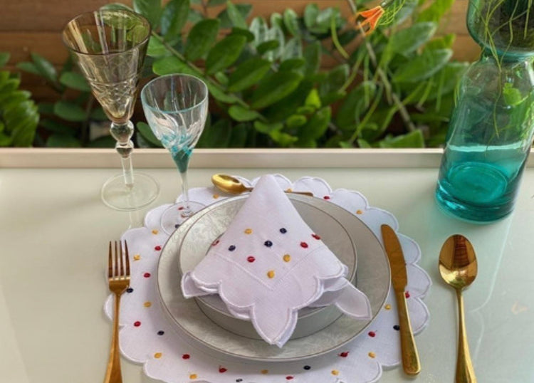 Jogo Americano Sousplast Bordado 6 Pçs Branco Bolinha Cor Poá Branco Colorido