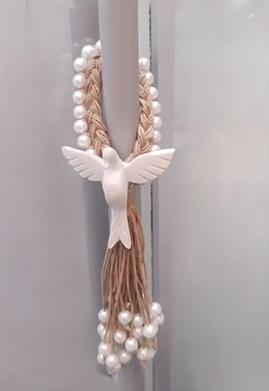 Pingente porta com cordão de juta e perolas