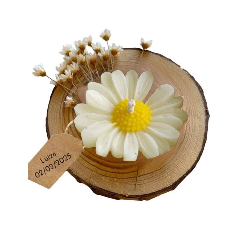 Lembrancinha com bolacha de madeira e margarida mini vela unidade