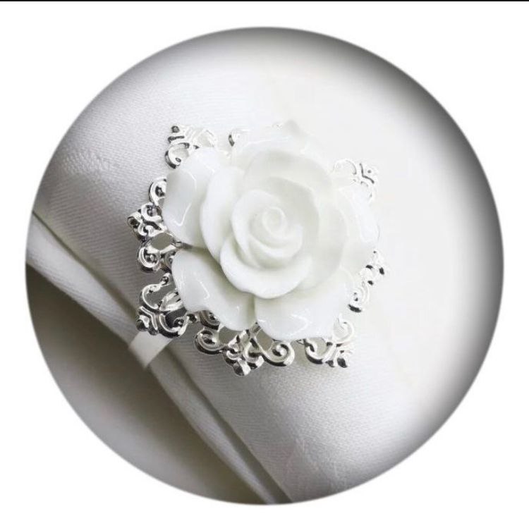 Anel Porta Guardanapo Rosa Branca Prateada - 4 UNIDADES