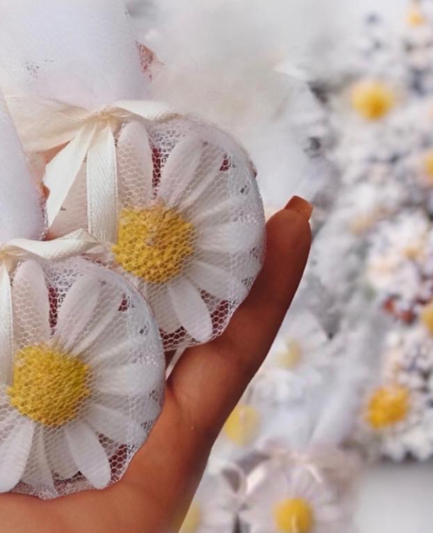 kit com 10 lembrancinhas  margarida com tule