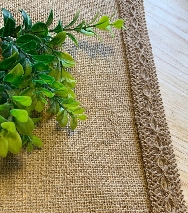 Caminho de Mesa juta com bordados 42 x 1,30