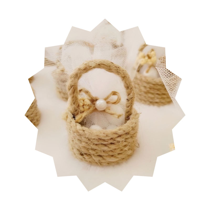 5 Lembrancinhas  de Cesta de Sisal com sache de mini coracoes e tule